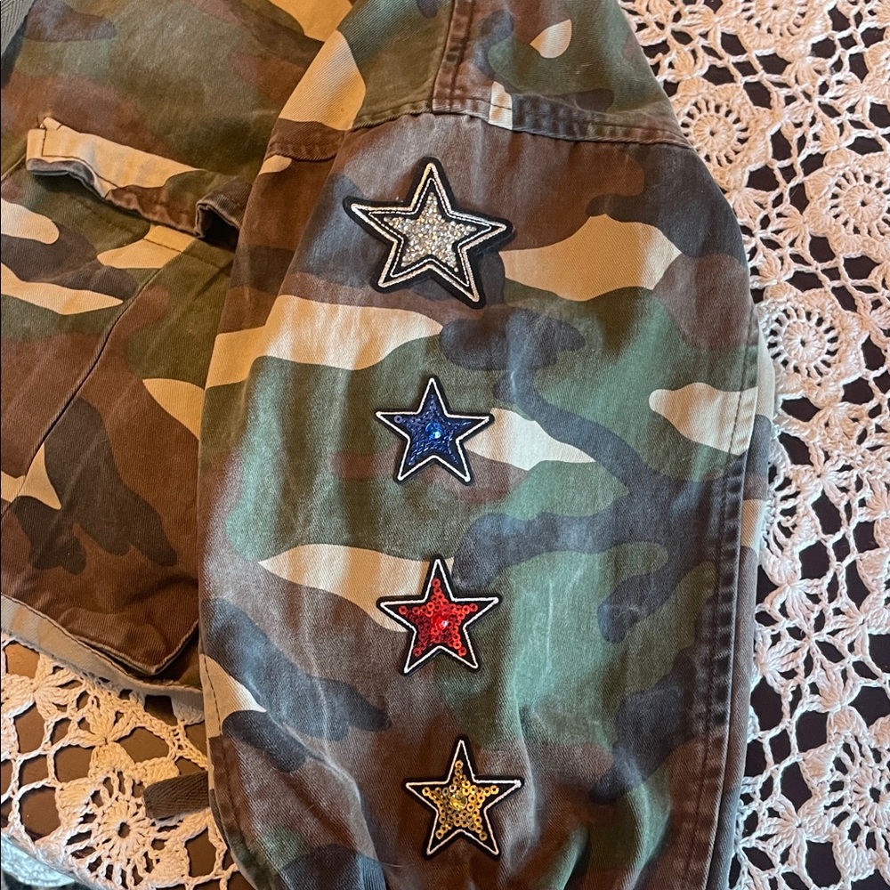 Forever 21 Women's Camouflage Utility Jacket with Star Patches - Green/Brown - Picture 3 of 6